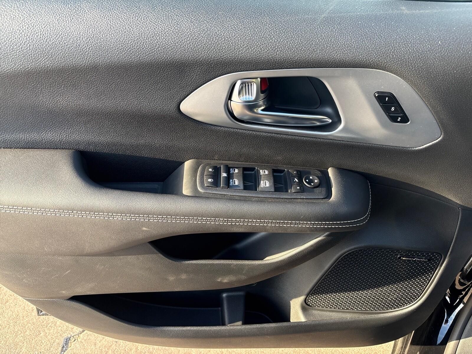2026 Chrysler Pacifica Limited - Photo 14