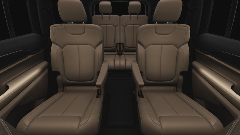 2025 Jeep Grand Cherokee L Limited 4x4Image 3