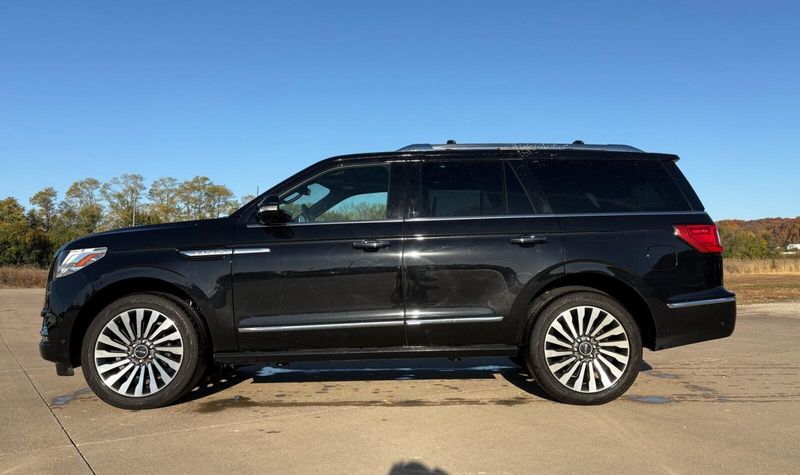 2021 Lincoln Navigator ReserveImage 1