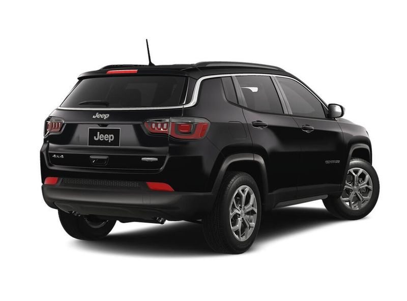 2025 Jeep Compass Latitude 4x4Image 2