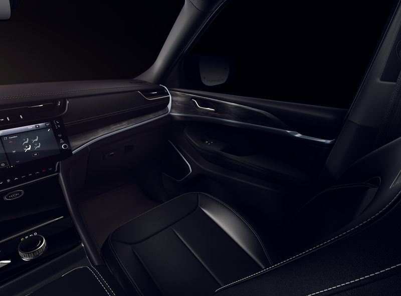 New 2026 Jeep Grand Cherokee L Limited Reserve 4x4Image 7