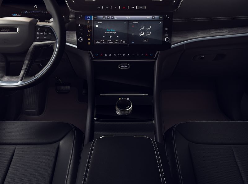 New 2026 Jeep Grand Cherokee Altitude 4x4Image 5