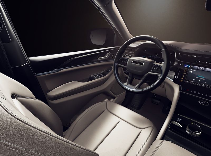 New 2026 Jeep Grand Cherokee Limited 4x4Image 8