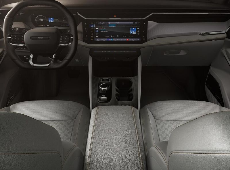 New 2026 Jeep Cherokee Overland 4x4Image 5