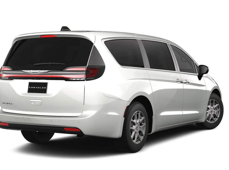2025 Chrysler Pacifica SelectImage 2