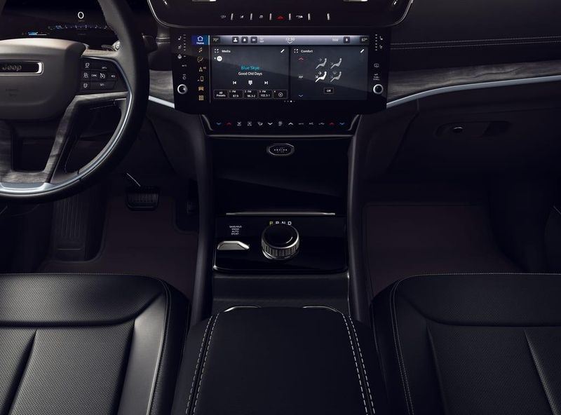 New 2026 Jeep Grand Cherokee Limited Reserve 4x4Image 5