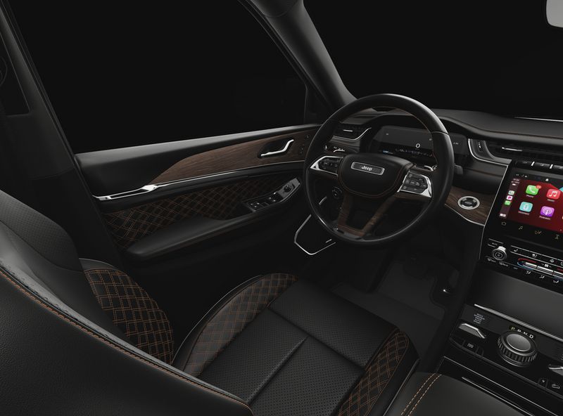 New 2025 Jeep Grand Cherokee Summit 4x4Image 8