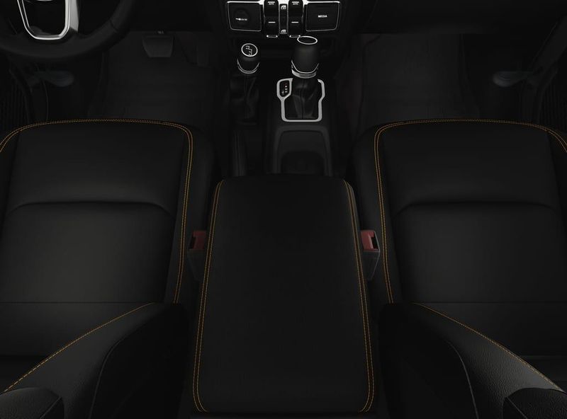 2025 Jeep Wrangler 4-door SaharaImage 4