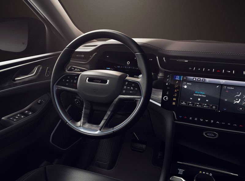 New 2026 Jeep Grand Cherokee Limited Reserve 4x4Image 9