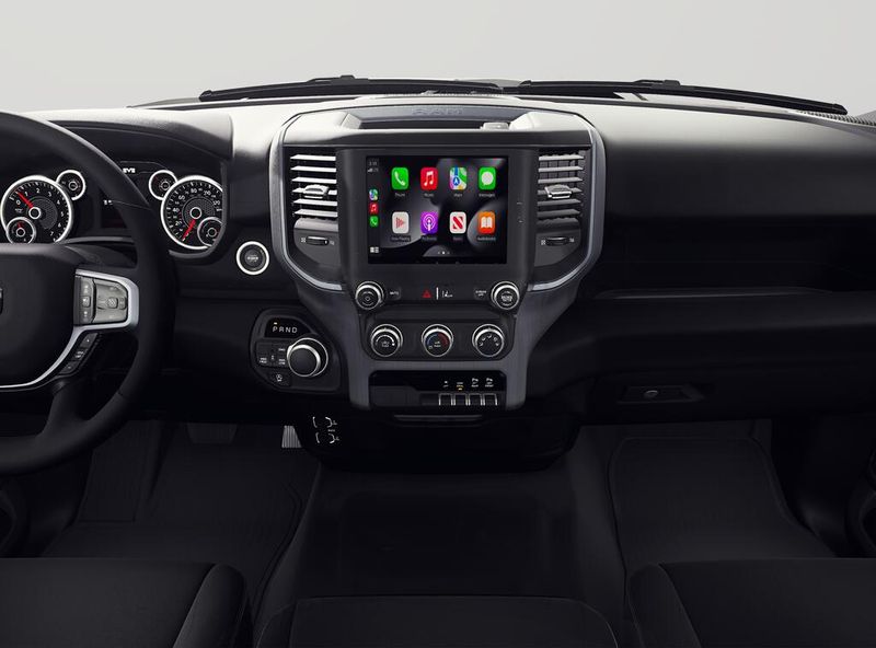 New 2027 RAM 1500 Express Crew Cab 4x4 5