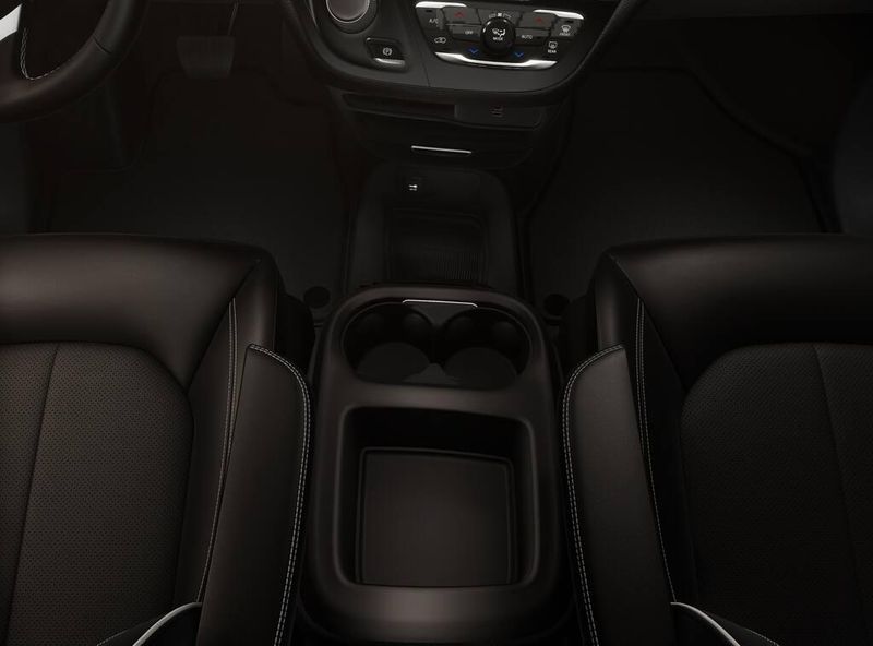 2026 Chrysler Pacifica photo 4