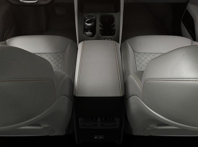 New 2026 Jeep Cherokee Overland 4x4Image 4