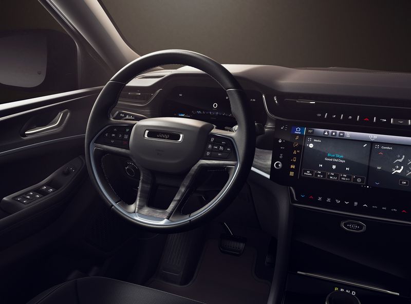 New 2026 Jeep Grand Cherokee Laredo Altitude 4x4Image 9