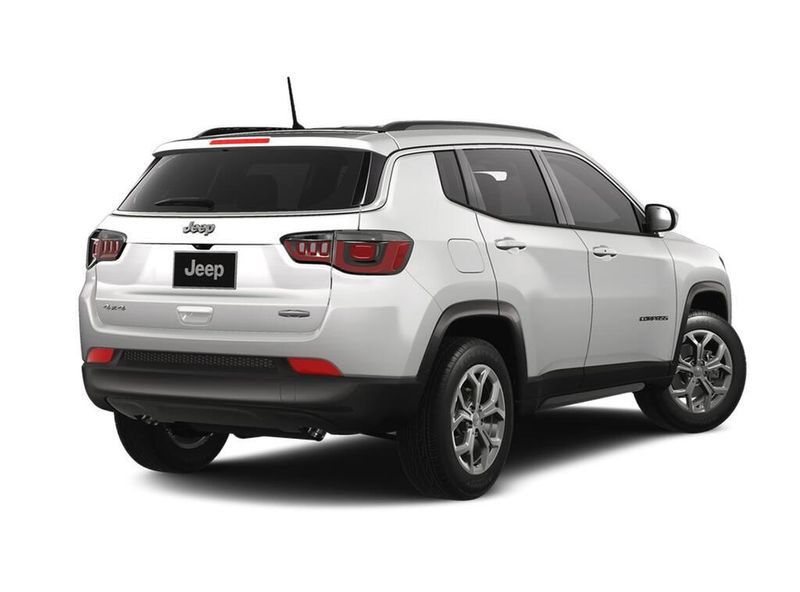 2025 Jeep Compass Latitude 4x4Image 2