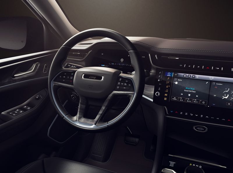 New 2026 Jeep Grand Cherokee L Limited Reserve 4x4Image 9