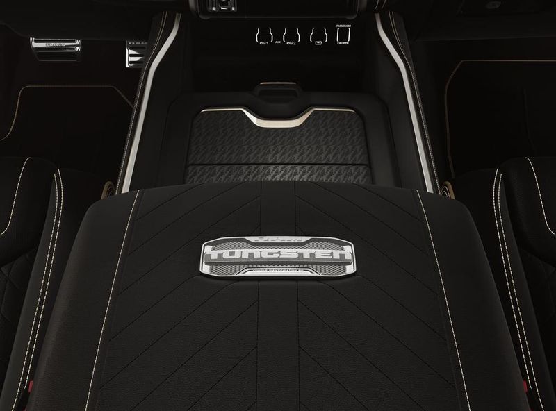 New 2026 RAM 1500 Tungsten Crew Cab 4x4Image 4