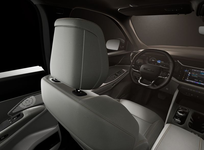 New 2026 Jeep Cherokee Limited 4x4Image 8