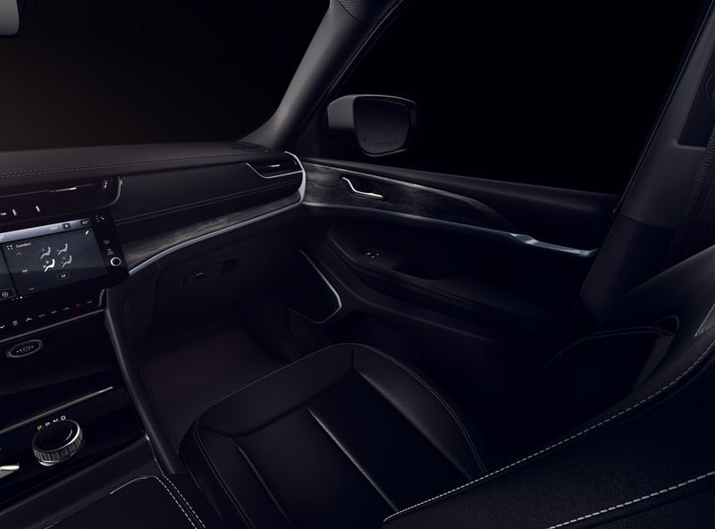 New 2026 Jeep Grand Cherokee L Limited 4x4Image 7