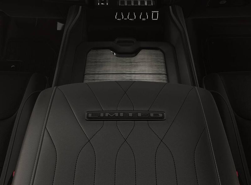 New 2026 RAM 1500 Limited Crew Cab 4x4 5