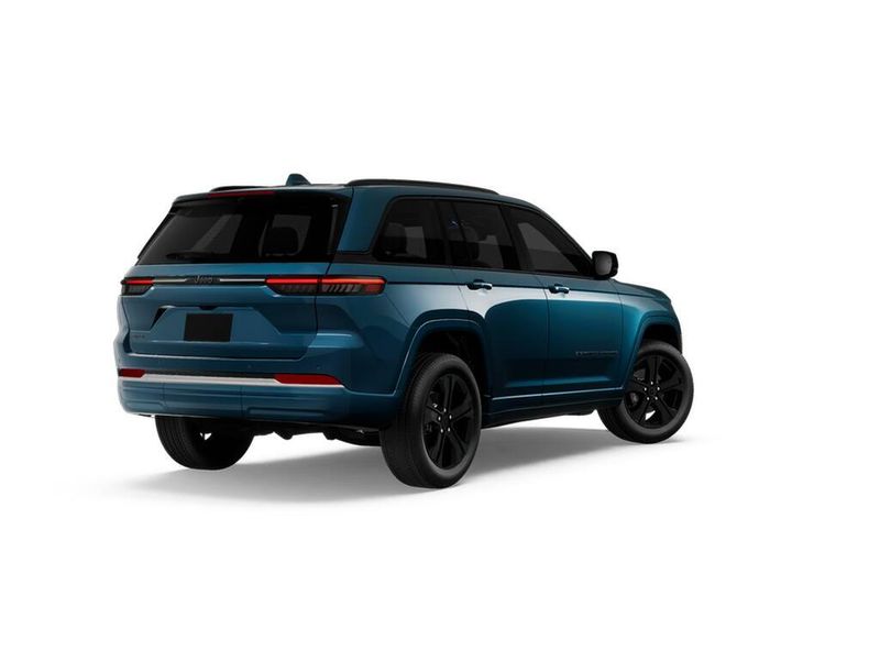 New 2027 Jeep Grand Cherokee Limited Reserve 4x4Image 2