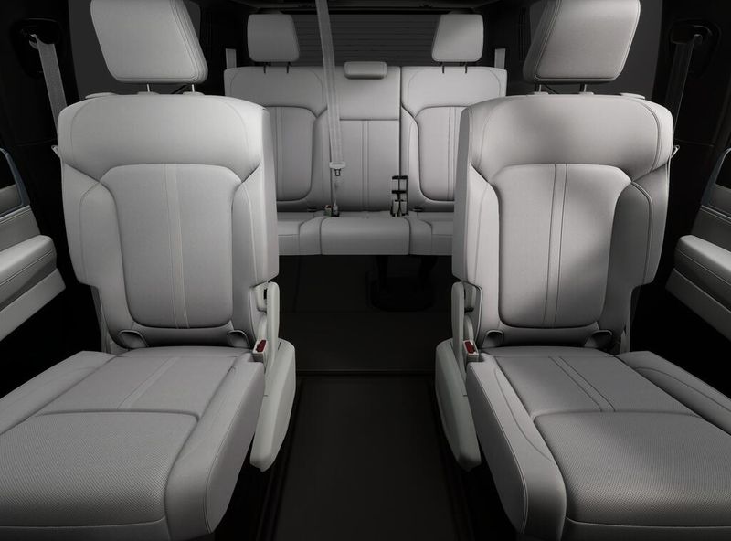 2026 Jeep Grand Wagoneer 4x4Image 3