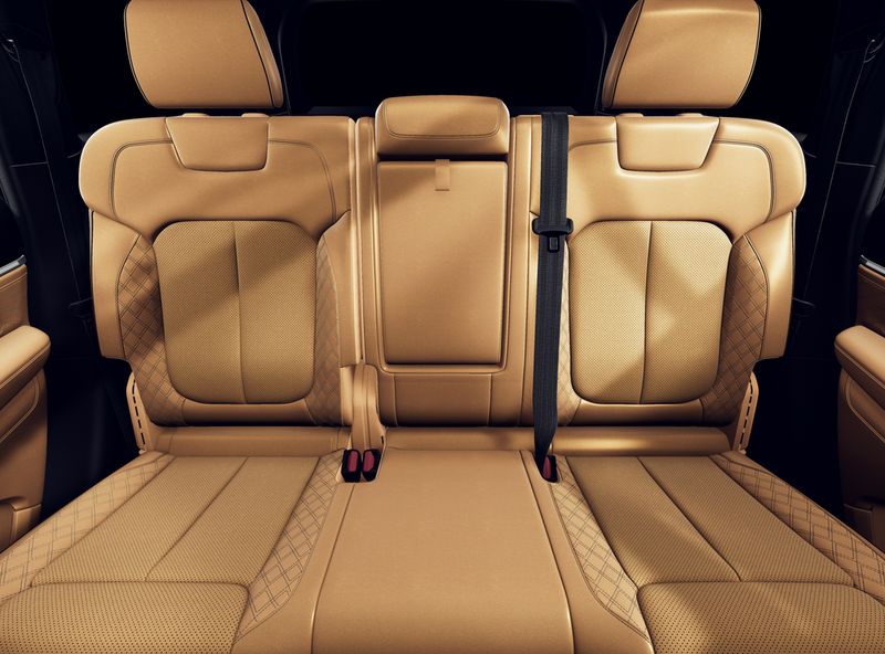 New 2026 Jeep Grand Cherokee Summit 4x4Image 3