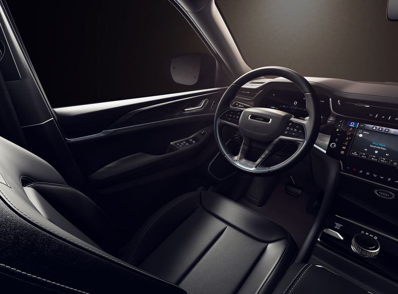 New 2026 Jeep Grand Cherokee Limited Reserve 4x4Image 8