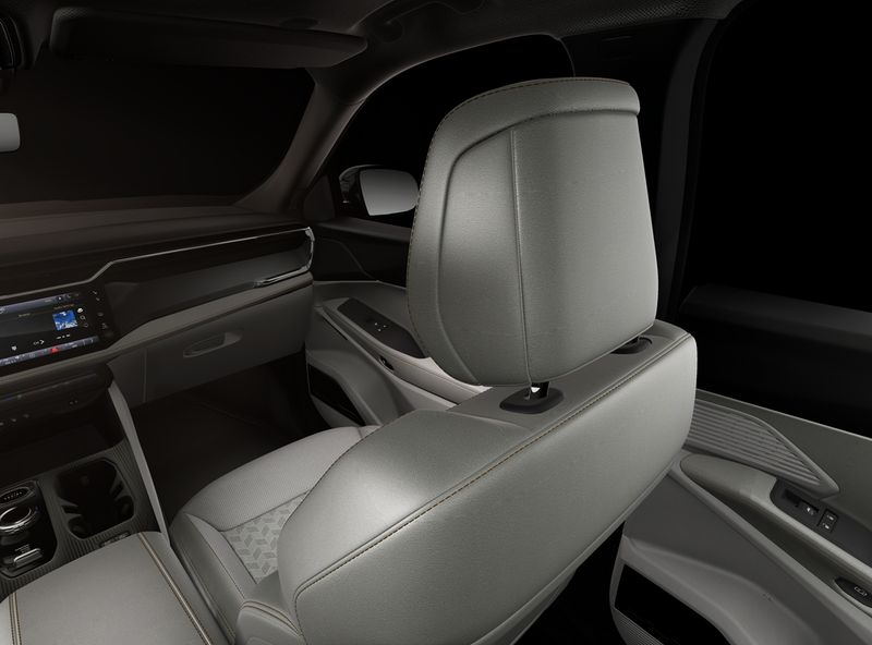 New 2026 Jeep Cherokee Overland 4x4Image 7