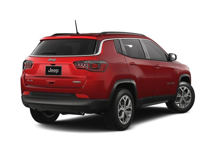 2025 Jeep Compass Latitude 4x4Image 2