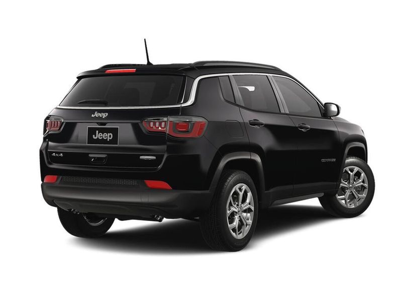 2025 Jeep Compass Latitude 4x4Image 2