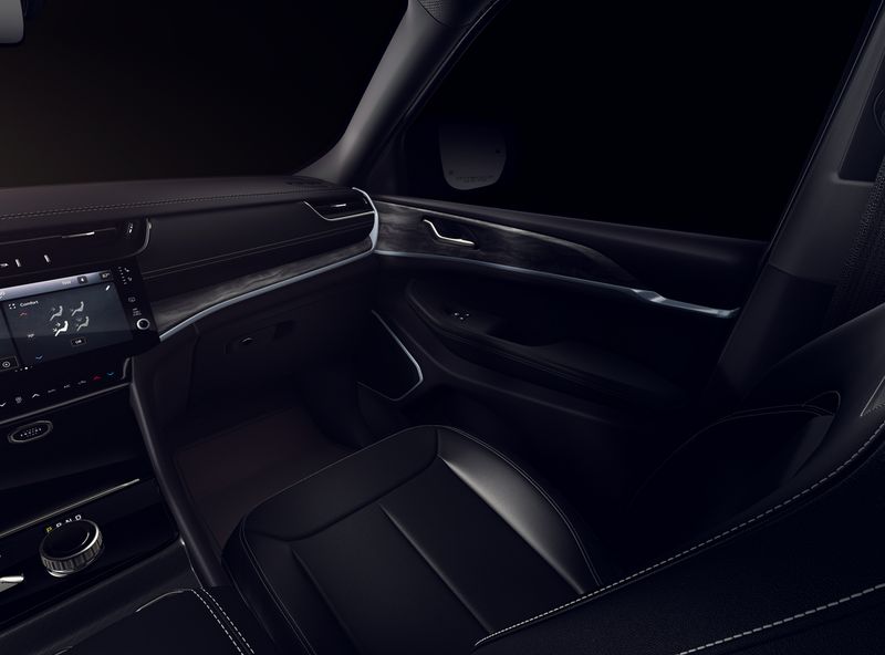 New 2026 Jeep Grand Cherokee Limited Reserve 4x4Image 7