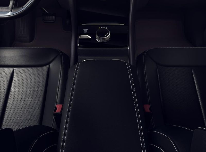 New 2026 Jeep Grand Cherokee L Limited 4x4Image 4