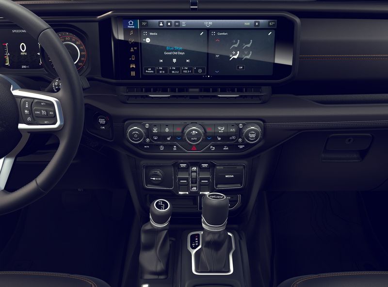 New 2026 Jeep Wrangler 4-door SaharaImage 5