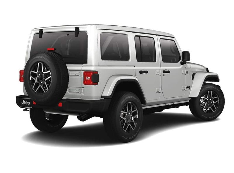New 2025 Jeep Wrangler 4-door SaharaImage 2