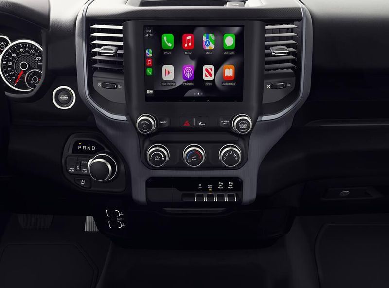 New 2027 RAM 1500 Express Crew Cab 4x4 5