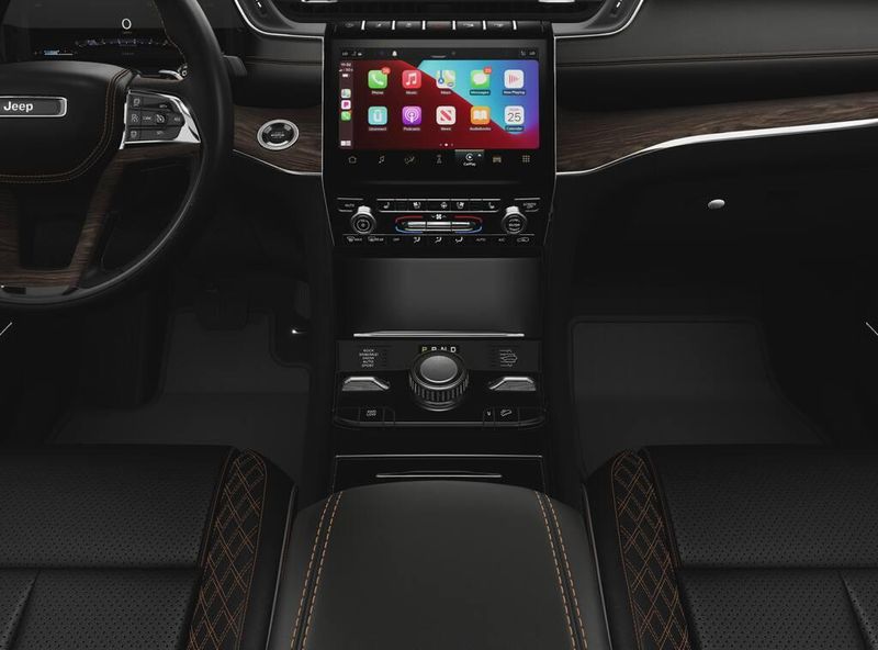 New 2025 Jeep Grand Cherokee Summit 4x4Image 5
