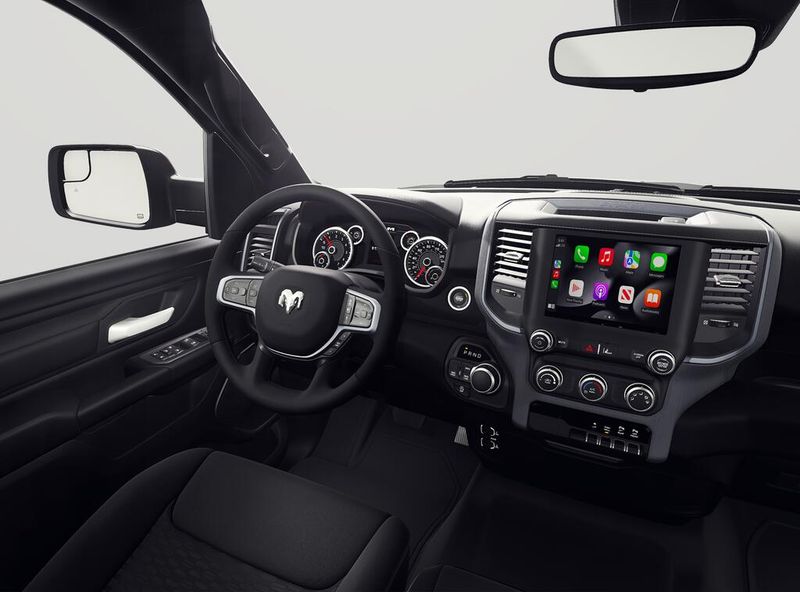 New 2027 RAM 1500 Express Crew Cab 4x4 5