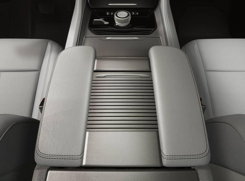 2026 Jeep Grand Wagoneer 4x4Image 4