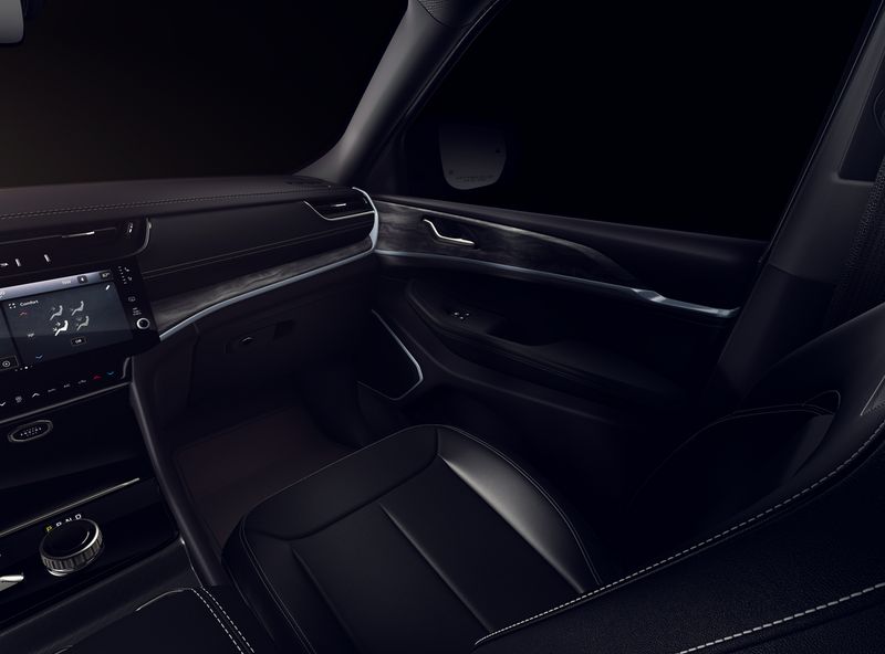 New 2026 Jeep Grand Cherokee L Limited Reserve 4x4Image 7