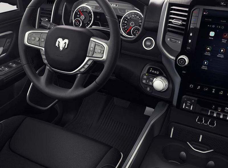 New 2027 RAM 1500 Laramie Crew Cab 4x4 5