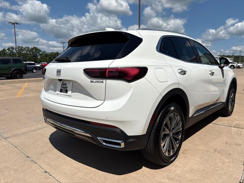 Used 2024 Buick Envision PreferredImage 8