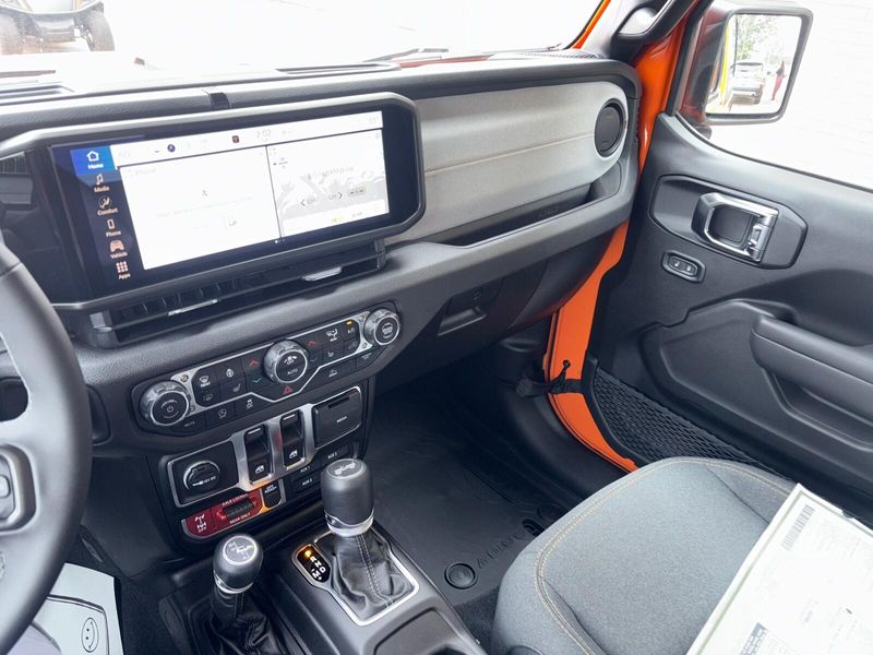 2025 Jeep Wrangler 2-door WillysImage 15