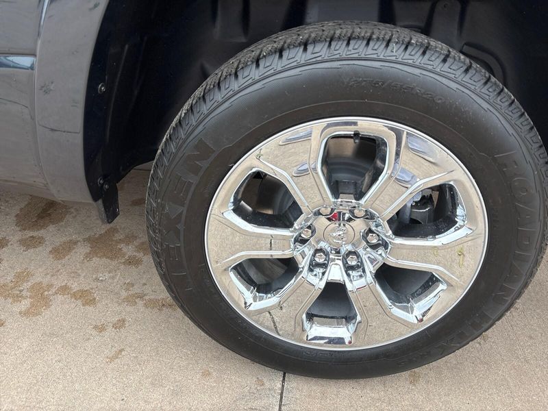 2025 RAM 1500 Big Horn Crew Cab 4x4 5