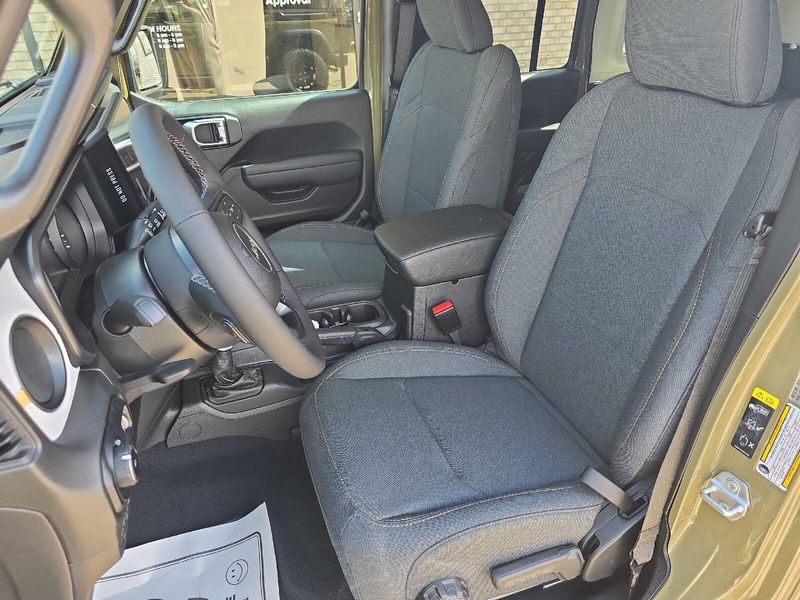 2025 Jeep Wrangler 4-door WillysImage 21