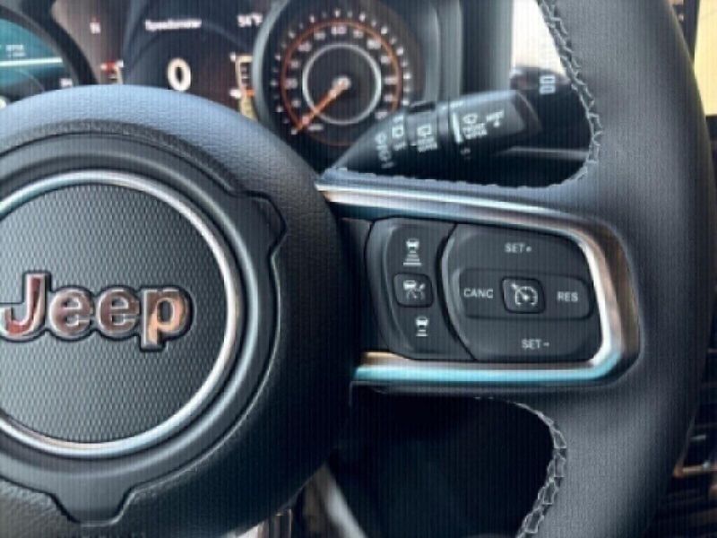 2025 Jeep Wrangler 4-door SaharaImage 16
