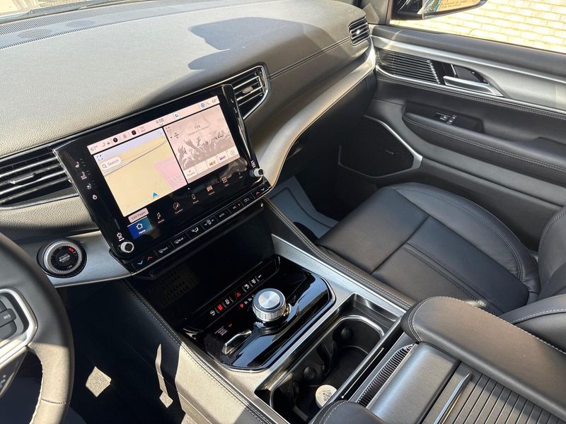 2026 Jeep Grand Wagoneer Limited Altitude 4x4Image 21
