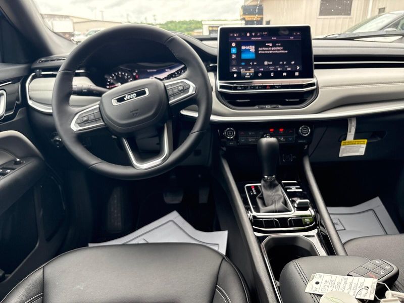 2025 Jeep Compass Limited 4x4Image 5