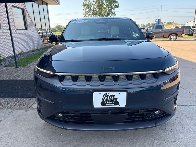 2025 Jeep Wagoneer S Limited photo 4