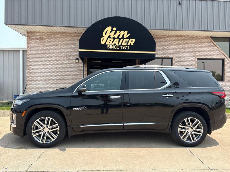 2022 Chevrolet Traverse High CountryImage 2