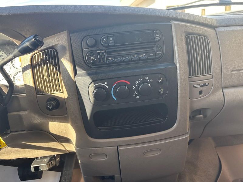 Used 2004 Dodge Ram 2500 SLTImage 18